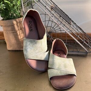 Roan Women's Stylish Green Sandals